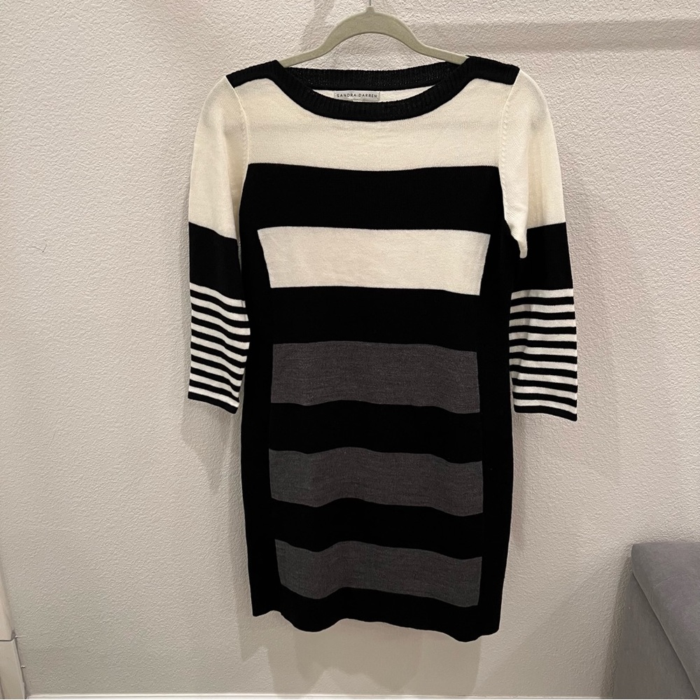 💗SANDRA DARREN Sweater Dress - Picture 2 of 7